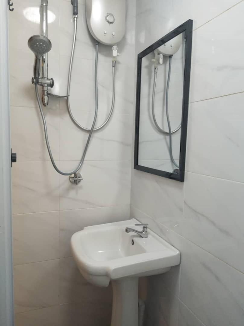 Grocer'S Inn Backpackers Guesthouse كوالالمبور المظهر الخارجي الصورة